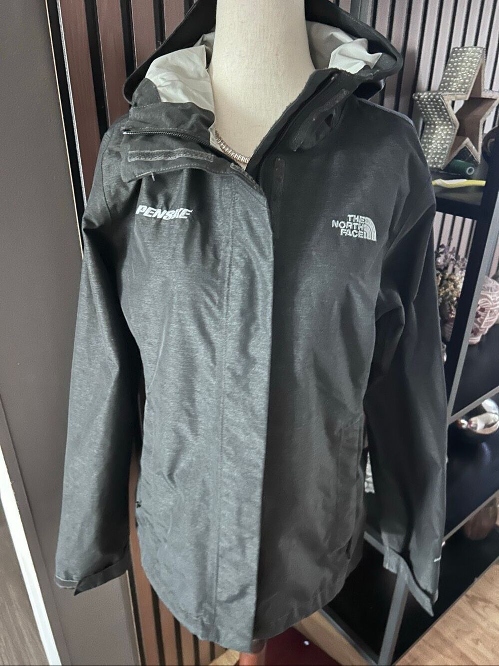 The North Face Alta Vista Jacket Women's S rain jacket Penske logo